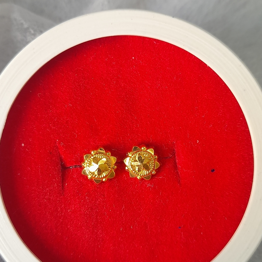 Beautiful combo 2pairs studs - Picture 10 of 16